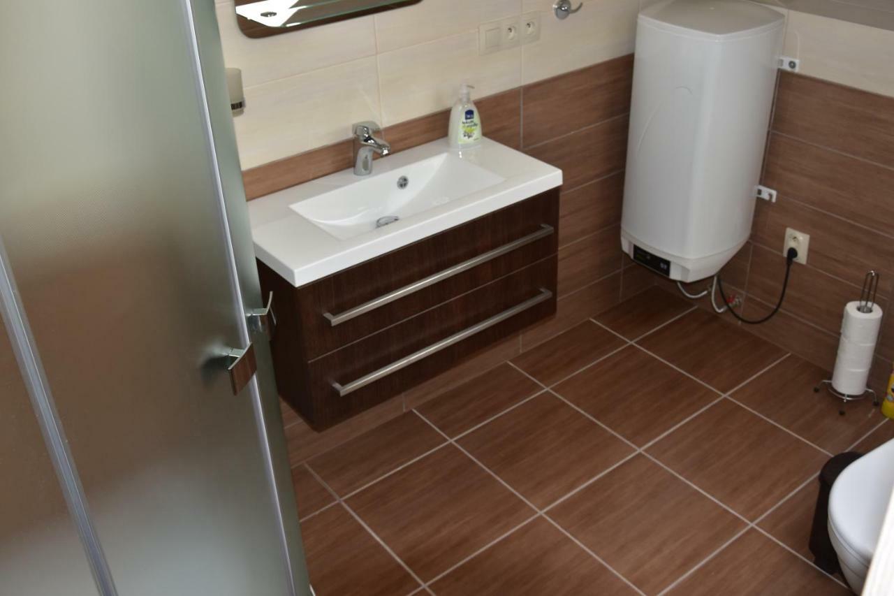 Apartman-hovorany * Hovorany